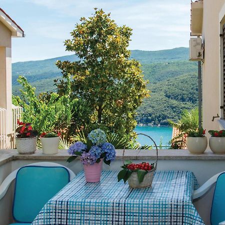 Beautiful Apartment In Rabac With Kitchen Eksteriør billede